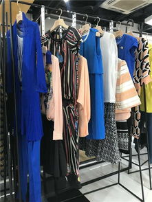 品牌女裝尾貨批發(fā)的商業(yè)藍(lán)海 解析統(tǒng)衣服飾與一線剪標(biāo)女裝的機(jī)遇與策略